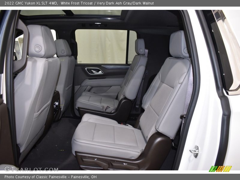 White Frost Tricoat / Very Dark Ash Gray/Dark Walnut 2022 GMC Yukon XL SLT 4WD