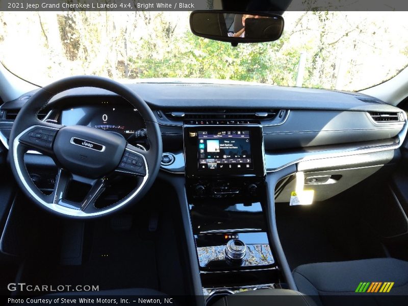 Bright White / Black 2021 Jeep Grand Cherokee L Laredo 4x4