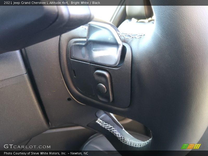 Bright White / Black 2021 Jeep Grand Cherokee L Altitude 4x4