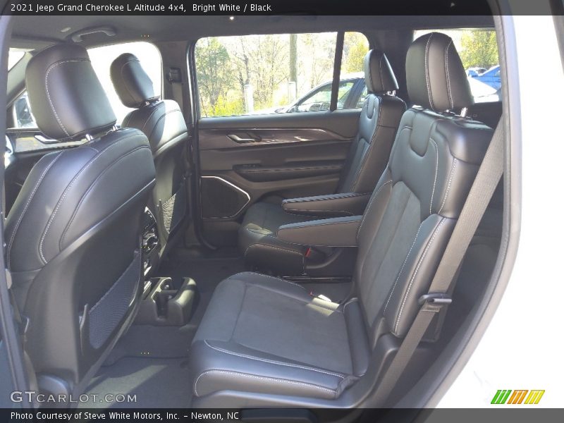 Bright White / Black 2021 Jeep Grand Cherokee L Altitude 4x4