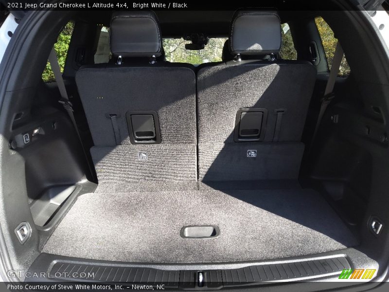 Bright White / Black 2021 Jeep Grand Cherokee L Altitude 4x4