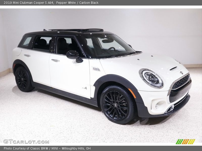 Pepper White / Carbon Black 2019 Mini Clubman Cooper S All4