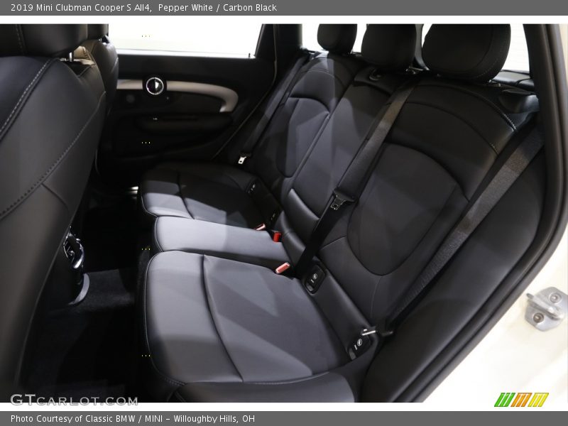 Pepper White / Carbon Black 2019 Mini Clubman Cooper S All4