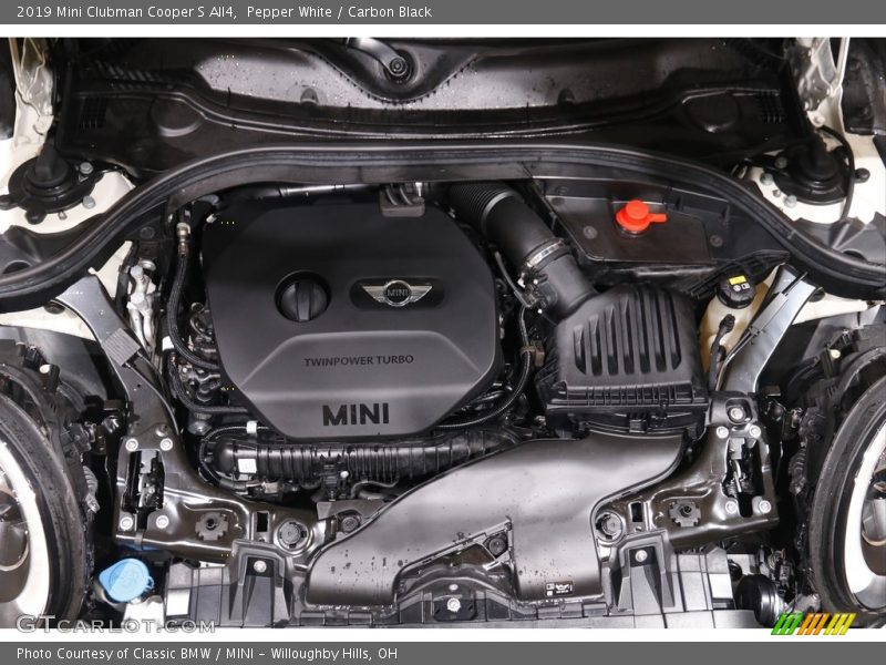 Pepper White / Carbon Black 2019 Mini Clubman Cooper S All4