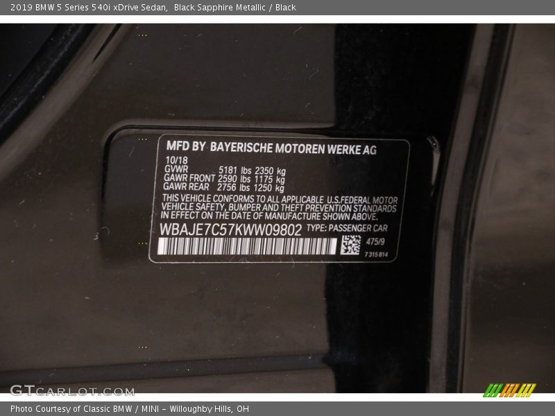 Black Sapphire Metallic / Black 2019 BMW 5 Series 540i xDrive Sedan