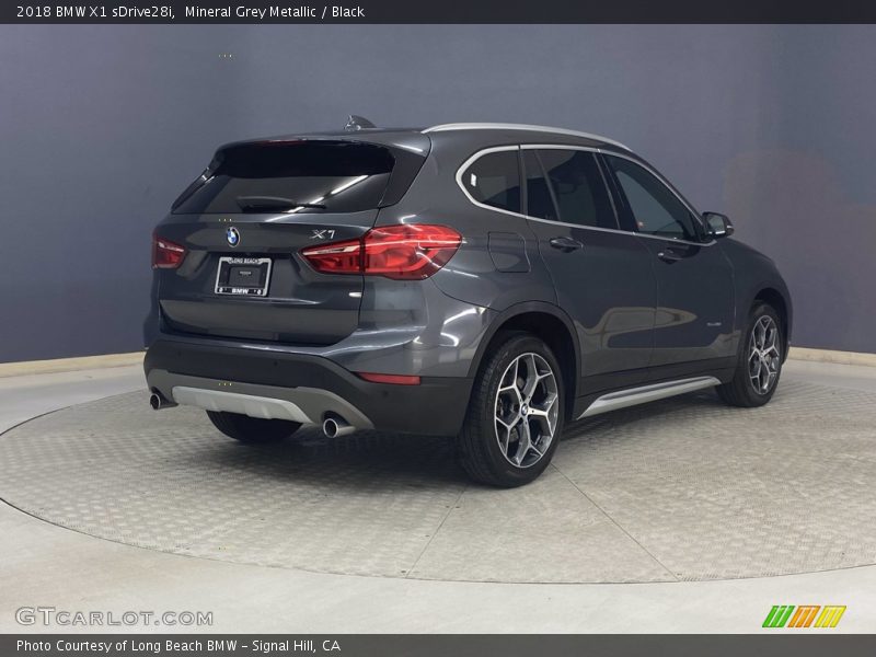 Mineral Grey Metallic / Black 2018 BMW X1 sDrive28i