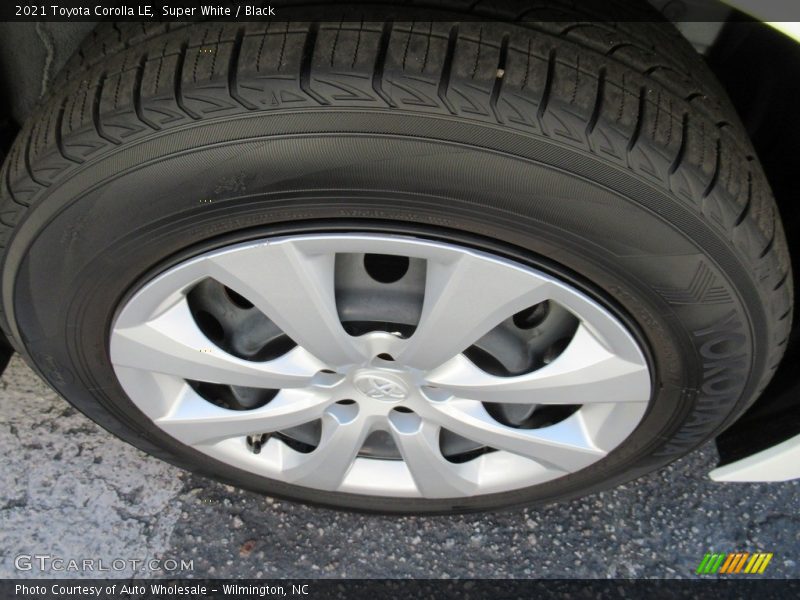 Super White / Black 2021 Toyota Corolla LE