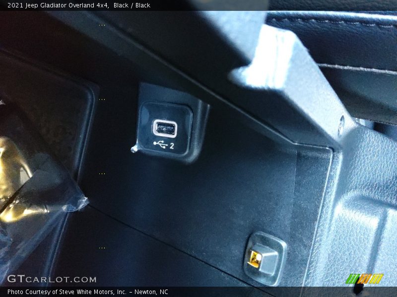 Black / Black 2021 Jeep Gladiator Overland 4x4