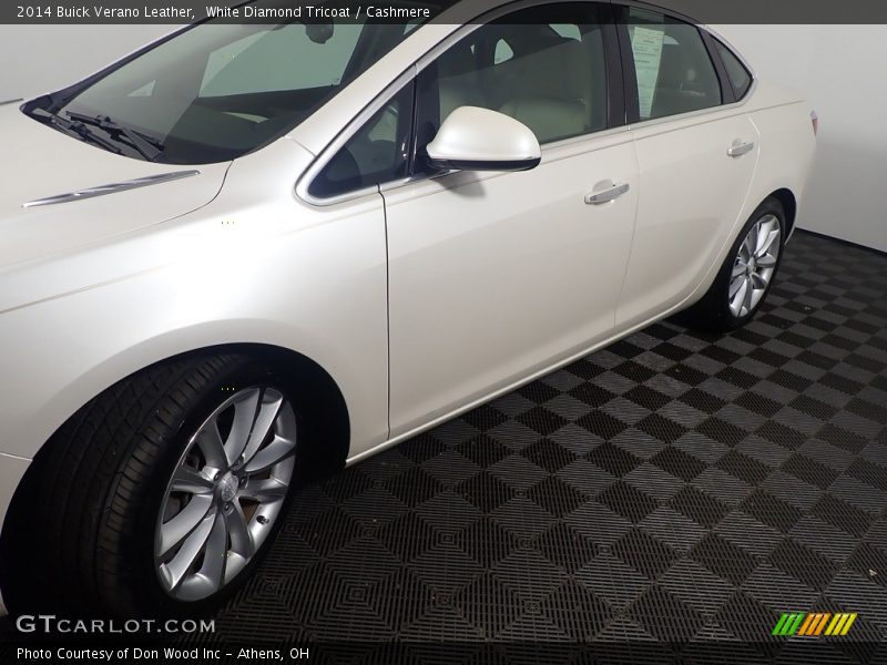 White Diamond Tricoat / Cashmere 2014 Buick Verano Leather
