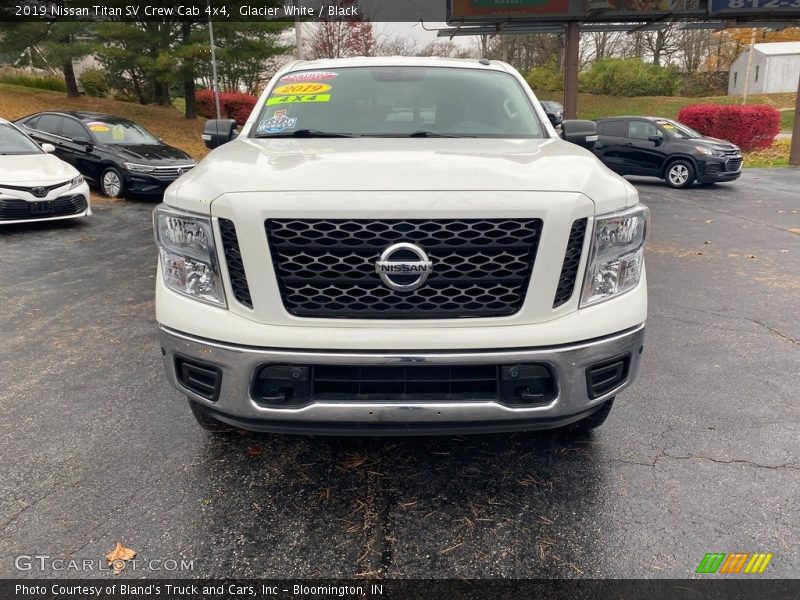 Glacier White / Black 2019 Nissan Titan SV Crew Cab 4x4