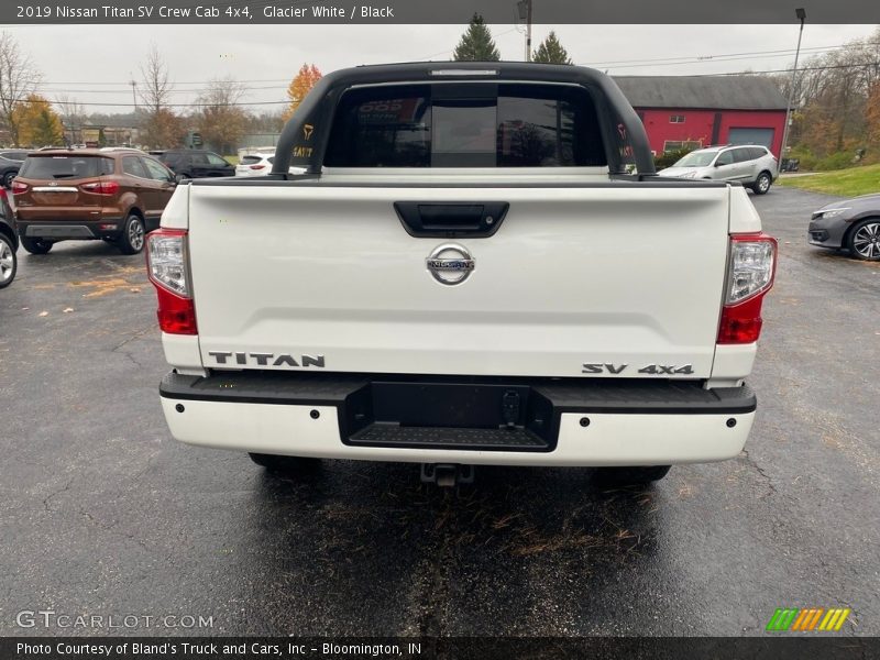 Glacier White / Black 2019 Nissan Titan SV Crew Cab 4x4