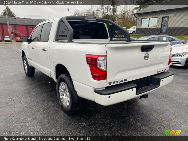 Glacier White / Black 2019 Nissan Titan SV Crew Cab 4x4