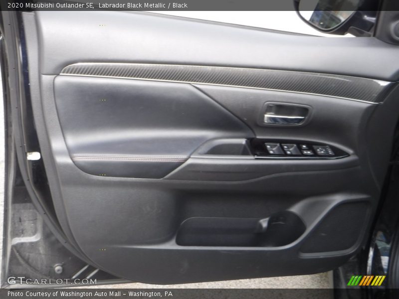 Labrador Black Metallic / Black 2020 Mitsubishi Outlander SE