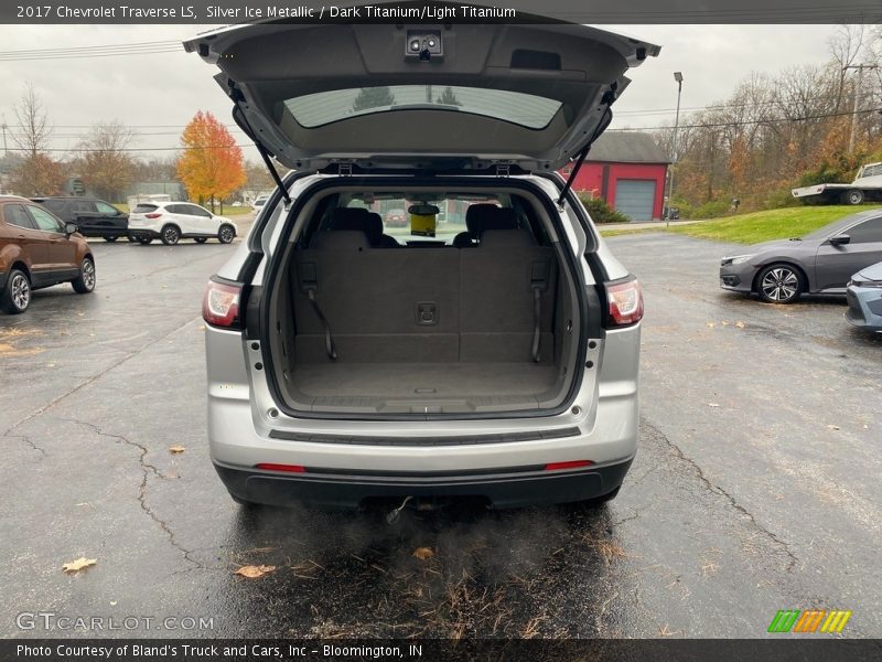 Silver Ice Metallic / Dark Titanium/Light Titanium 2017 Chevrolet Traverse LS