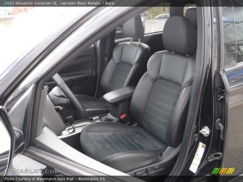 Labrador Black Metallic / Black 2020 Mitsubishi Outlander SE