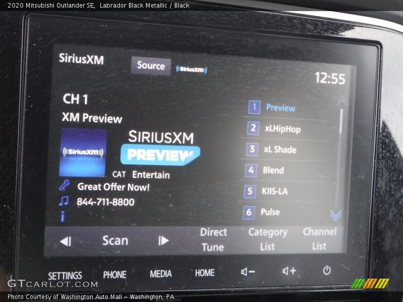 Labrador Black Metallic / Black 2020 Mitsubishi Outlander SE