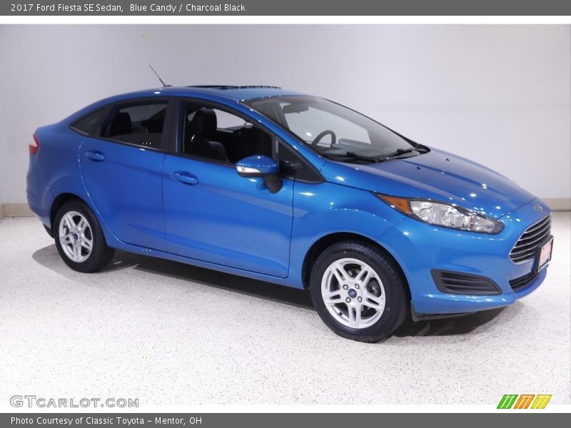 Blue Candy / Charcoal Black 2017 Ford Fiesta SE Sedan
