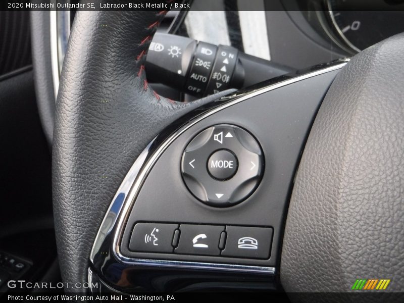 Labrador Black Metallic / Black 2020 Mitsubishi Outlander SE