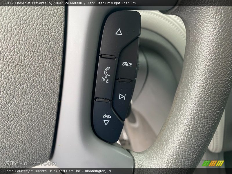 Silver Ice Metallic / Dark Titanium/Light Titanium 2017 Chevrolet Traverse LS