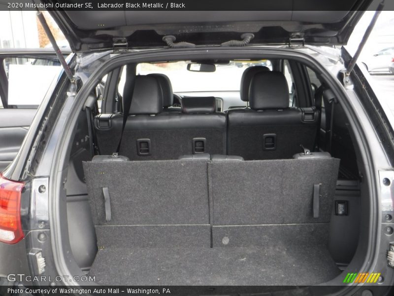 Labrador Black Metallic / Black 2020 Mitsubishi Outlander SE