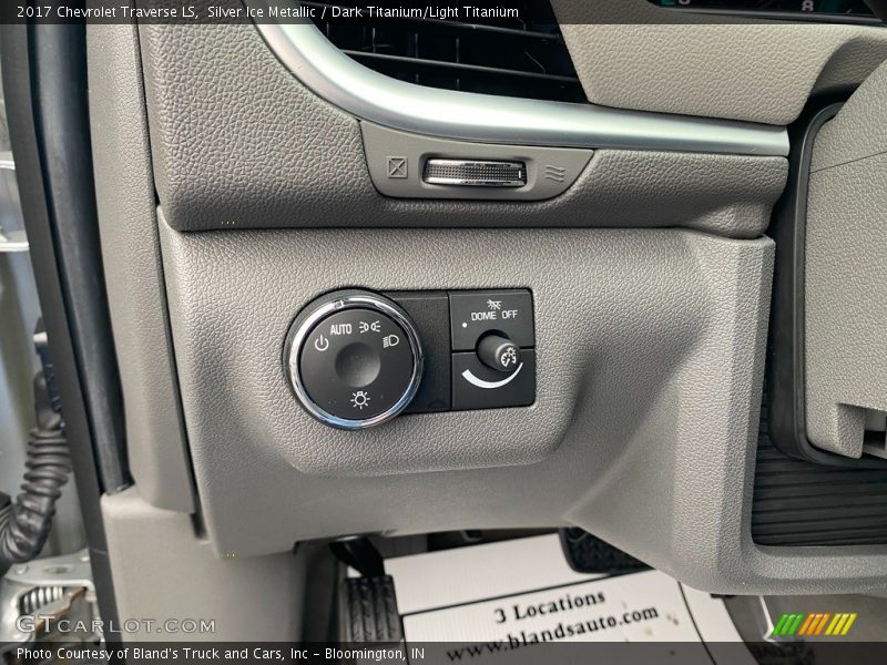 Silver Ice Metallic / Dark Titanium/Light Titanium 2017 Chevrolet Traverse LS