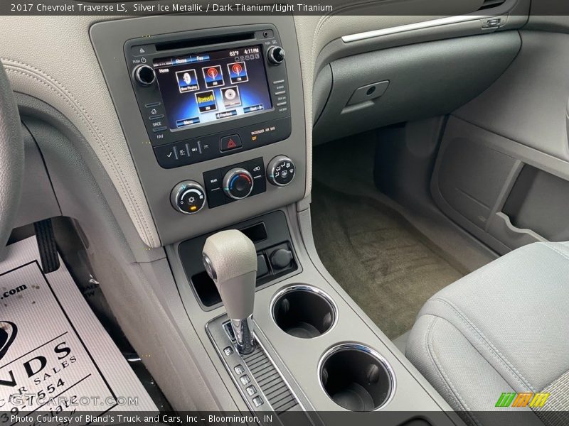 Silver Ice Metallic / Dark Titanium/Light Titanium 2017 Chevrolet Traverse LS