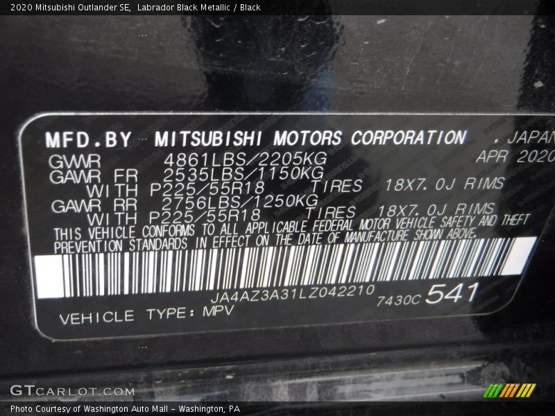 Labrador Black Metallic / Black 2020 Mitsubishi Outlander SE