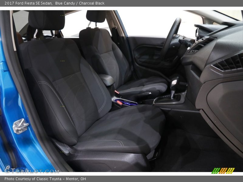 Blue Candy / Charcoal Black 2017 Ford Fiesta SE Sedan