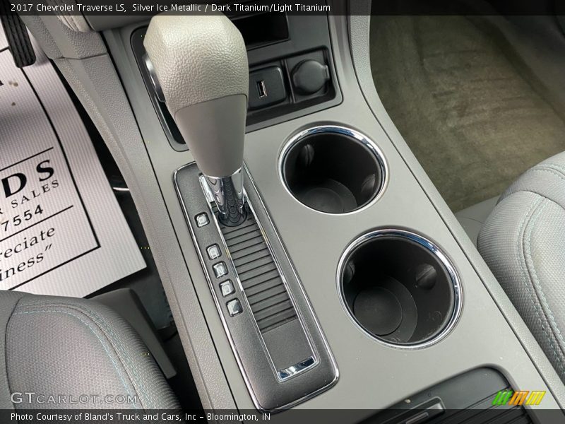 Silver Ice Metallic / Dark Titanium/Light Titanium 2017 Chevrolet Traverse LS
