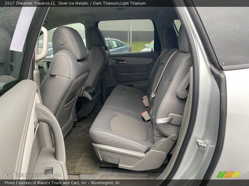 Silver Ice Metallic / Dark Titanium/Light Titanium 2017 Chevrolet Traverse LS