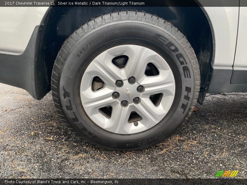 Silver Ice Metallic / Dark Titanium/Light Titanium 2017 Chevrolet Traverse LS