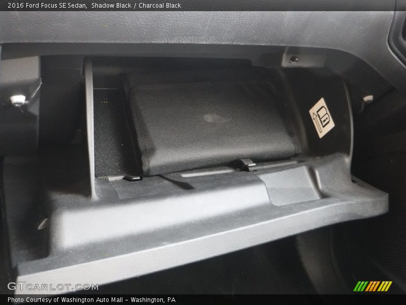 Shadow Black / Charcoal Black 2016 Ford Focus SE Sedan