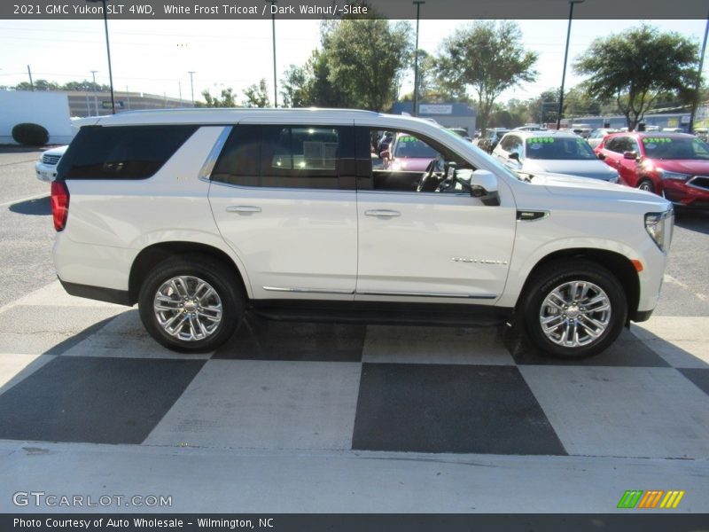 White Frost Tricoat / Dark Walnut/­Slate 2021 GMC Yukon SLT 4WD