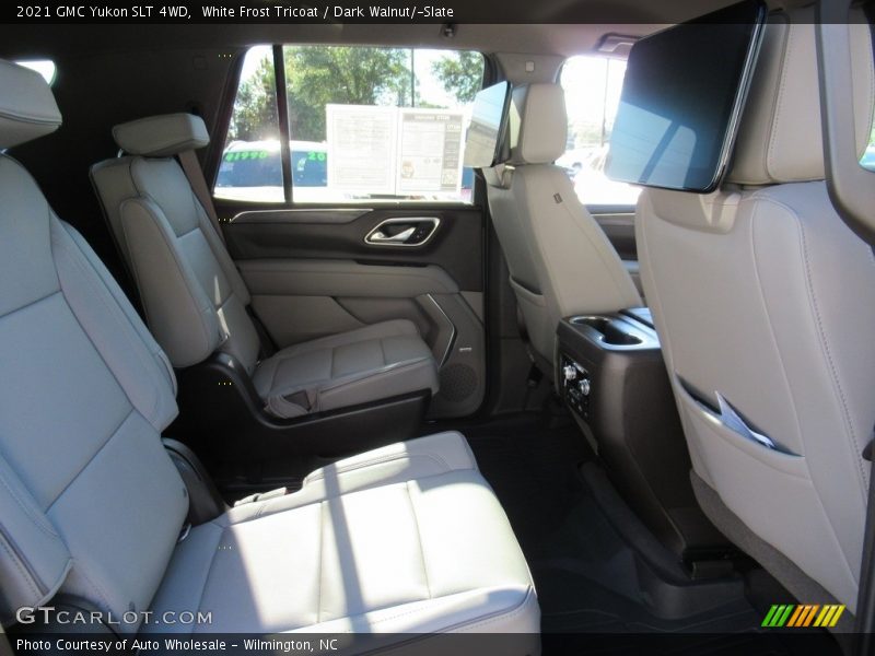 White Frost Tricoat / Dark Walnut/­Slate 2021 GMC Yukon SLT 4WD