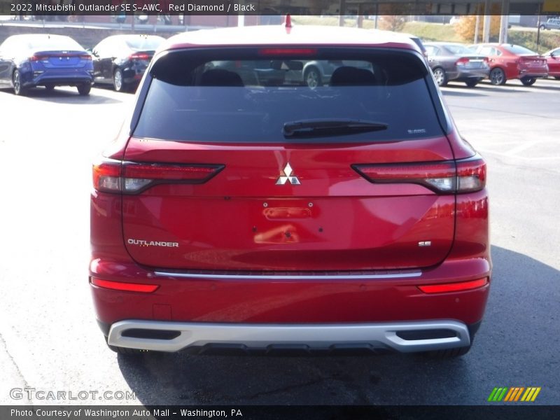 Red Diamond / Black 2022 Mitsubishi Outlander SE S-AWC