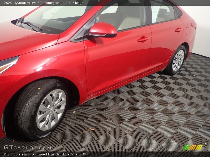 Pomegranate Red / Beige 2020 Hyundai Accent SE