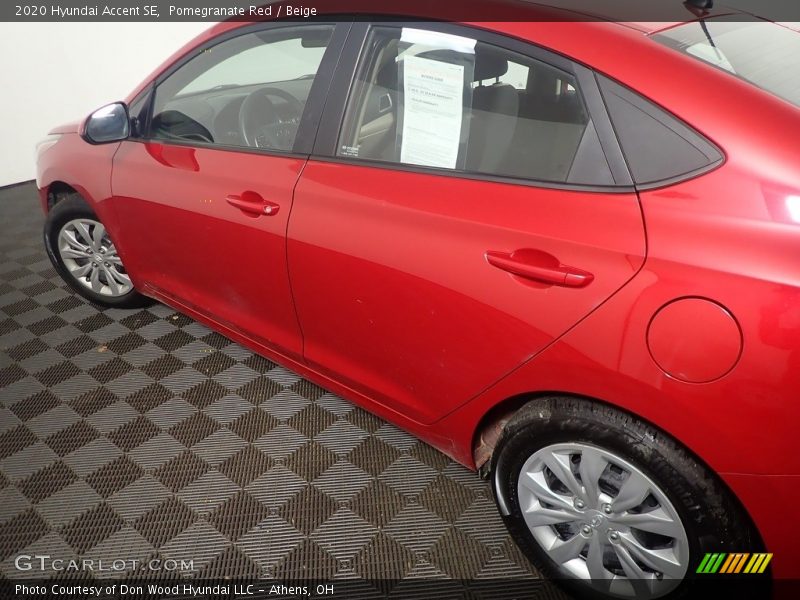 Pomegranate Red / Beige 2020 Hyundai Accent SE