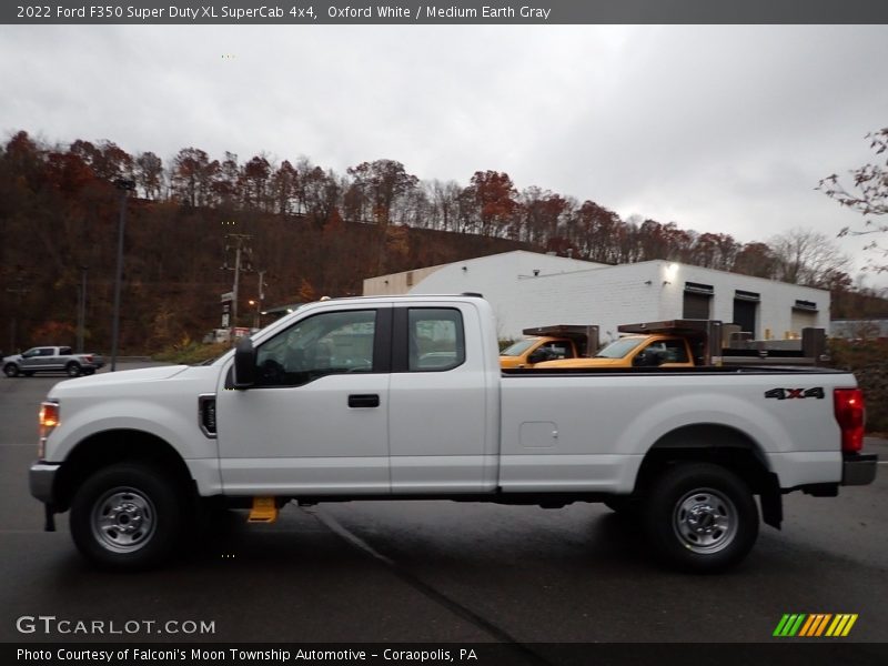 Oxford White / Medium Earth Gray 2022 Ford F350 Super Duty XL SuperCab 4x4