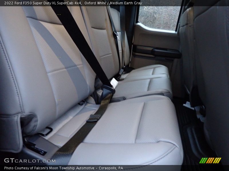 Oxford White / Medium Earth Gray 2022 Ford F350 Super Duty XL SuperCab 4x4