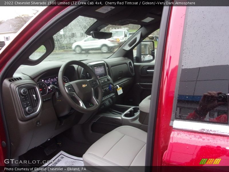 Cherry Red Tintcoat / Gideon/­Very Dark Atmosphere 2022 Chevrolet Silverado 1500 Limited LTZ Crew Cab 4x4