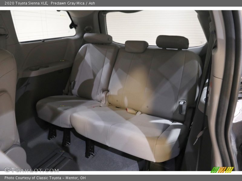 Predawn Gray Mica / Ash 2020 Toyota Sienna XLE