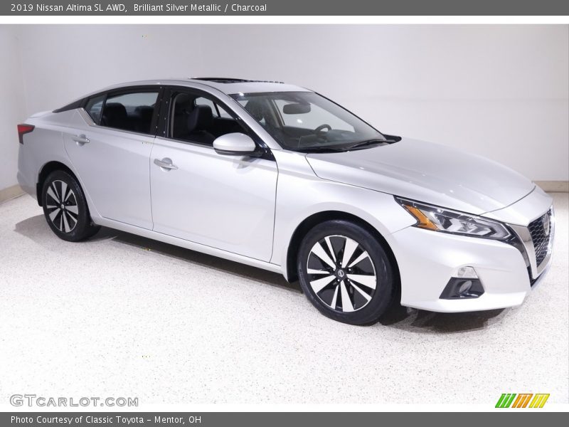 Front 3/4 View of 2019 Altima SL AWD