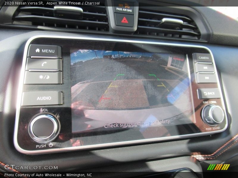Aspen White Tricoat / Charcoal 2020 Nissan Versa SR