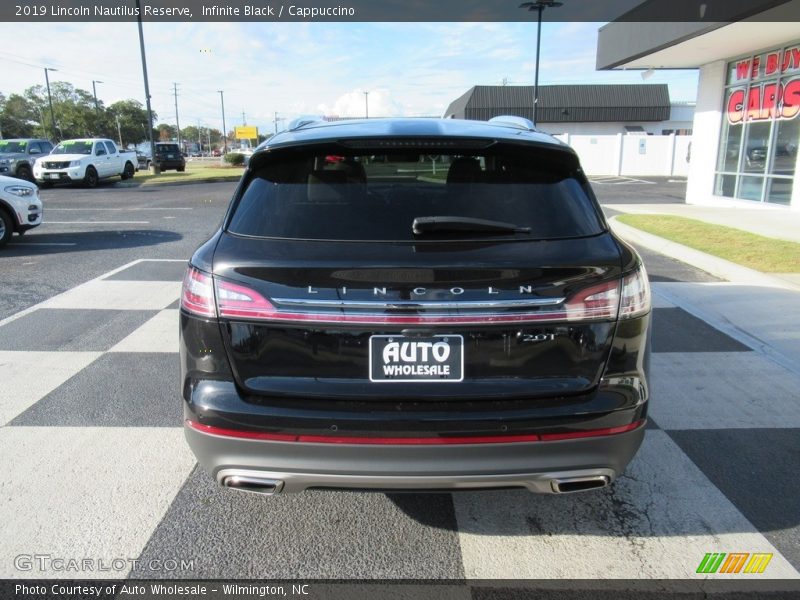 Infinite Black / Cappuccino 2019 Lincoln Nautilus Reserve