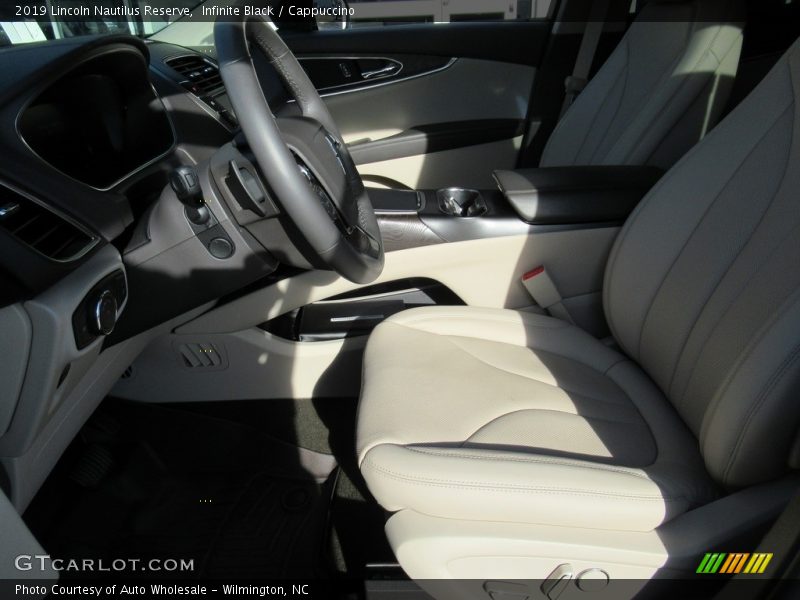 Infinite Black / Cappuccino 2019 Lincoln Nautilus Reserve
