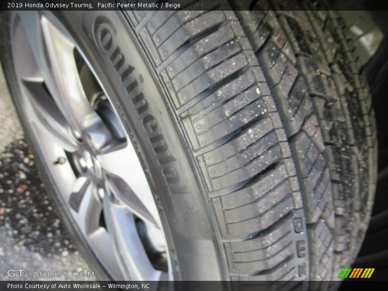 Pacific Pewter Metallic / Beige 2019 Honda Odyssey Touring