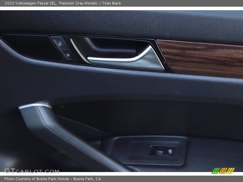 Platinum Gray Metallic / Titan Black 2020 Volkswagen Passat SEL