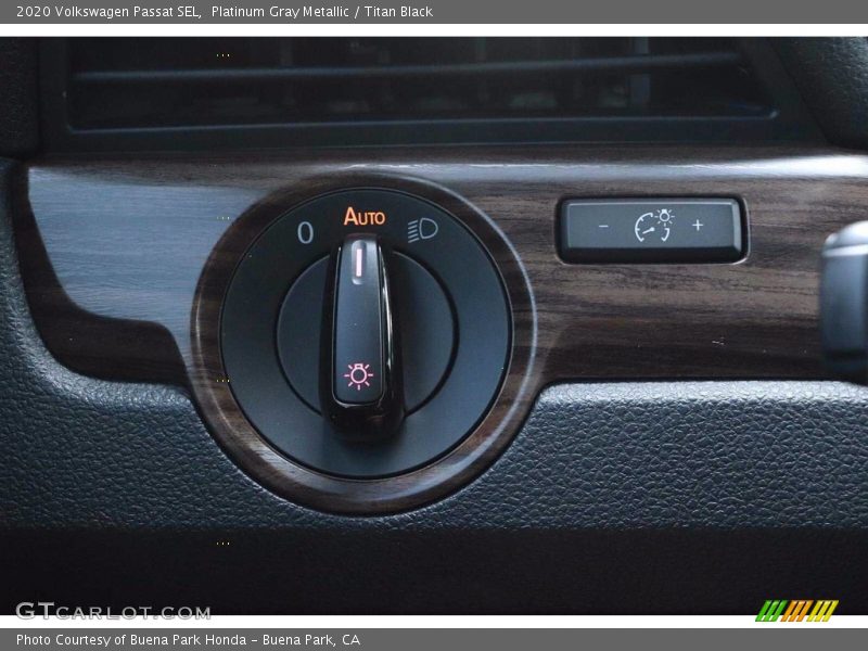Platinum Gray Metallic / Titan Black 2020 Volkswagen Passat SEL