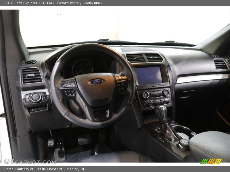 Oxford White / Ebony Black 2018 Ford Explorer XLT 4WD