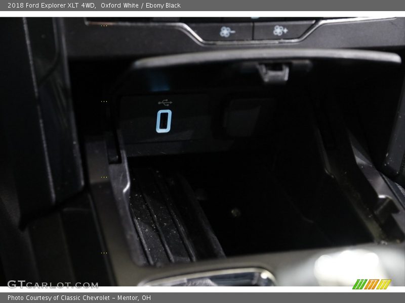 Oxford White / Ebony Black 2018 Ford Explorer XLT 4WD